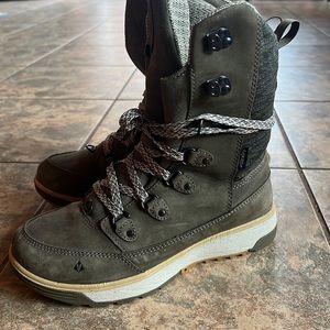 Vasque Olive and Black Winter Boots